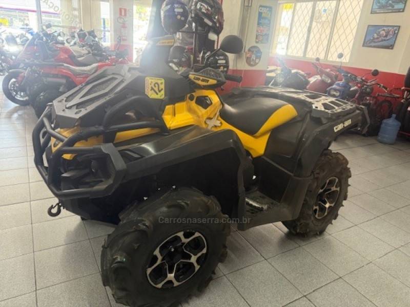 CAN-AM - OUTLANDER - 2013/2013 - Amarela - R$ 49.999,00