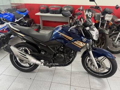 YAMAHA - FAZER - 2013/2014 - Azul - R$ 14.500,00
