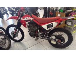 HONDA - CRF 230F - 2016/2016 - Vermelha - Sob Consulta