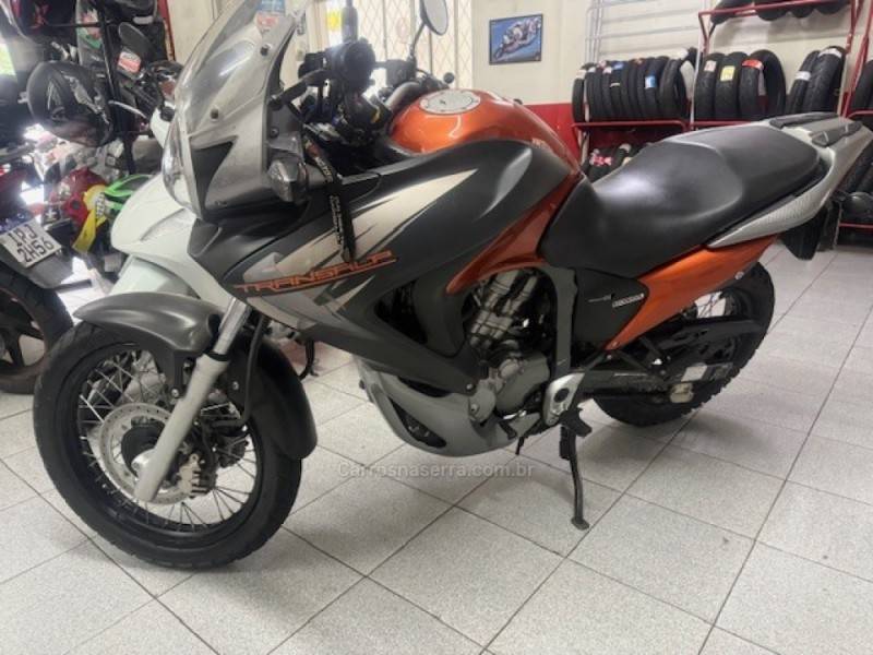 HONDA - XL 700V - 2013/2013 - Laranja - R$ 35.900,00